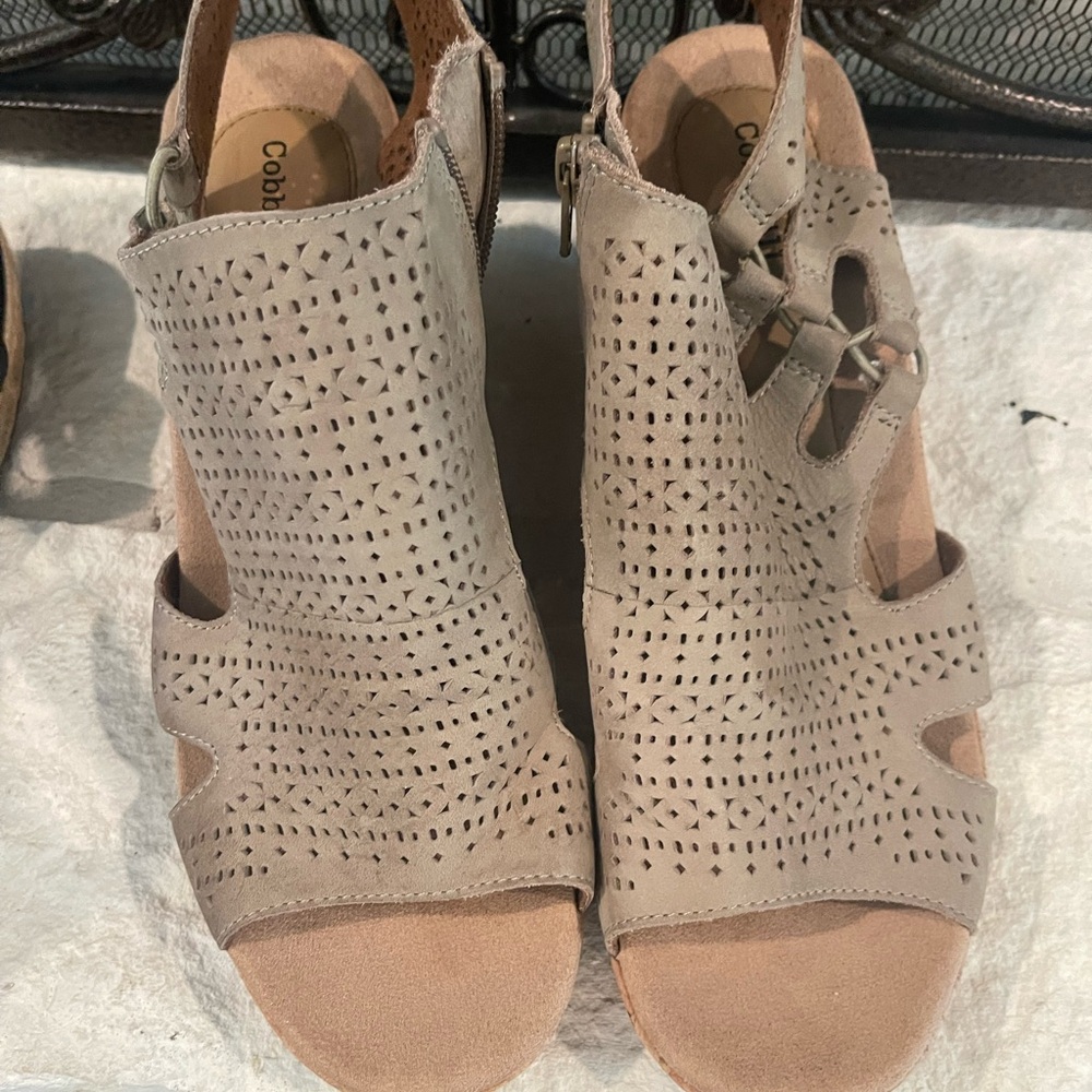 Cobb Hill by New Balance Tan Sandals with Perforated Design